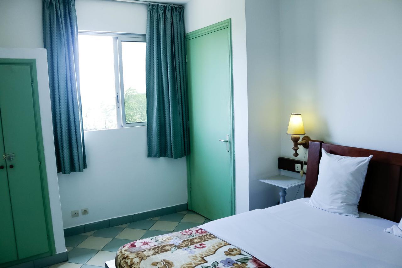 Tchero Appartement 1 Douala Buitenkant foto