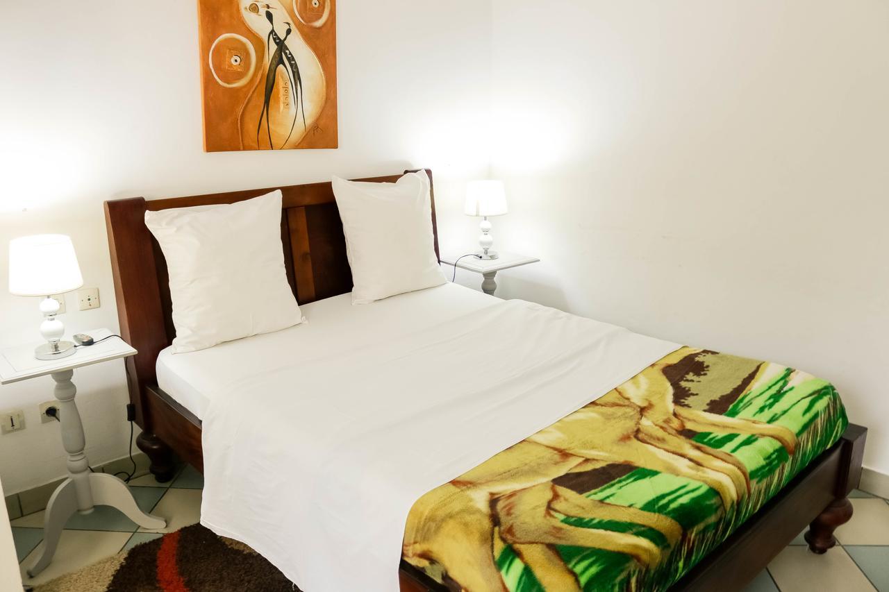 Tchero Appartement 1 Douala Buitenkant foto